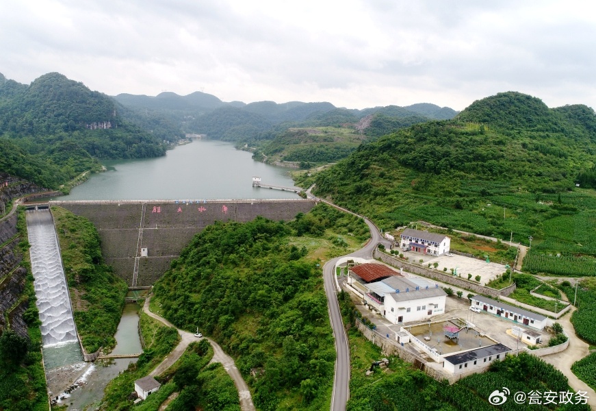 瓮安县大岩水库焕新美景，最新风光尽收眼底