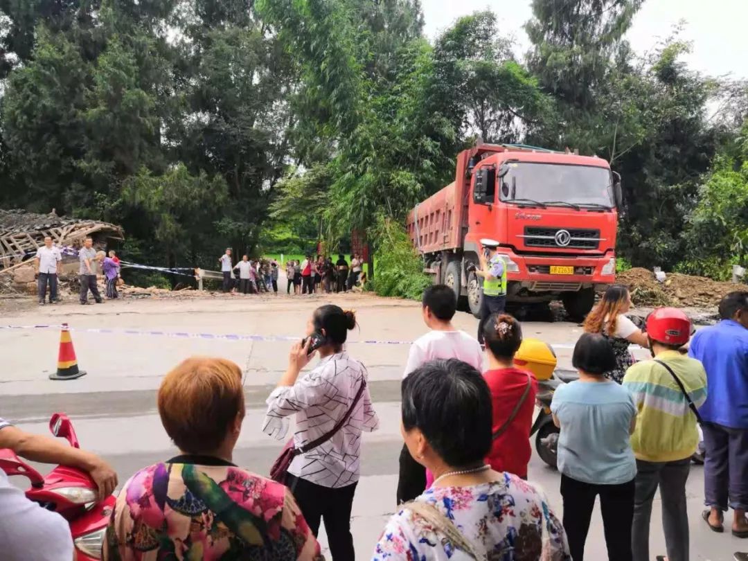 【紧急通报】吴桥贴吧突发车祸事件，最新动态及现场情况一览